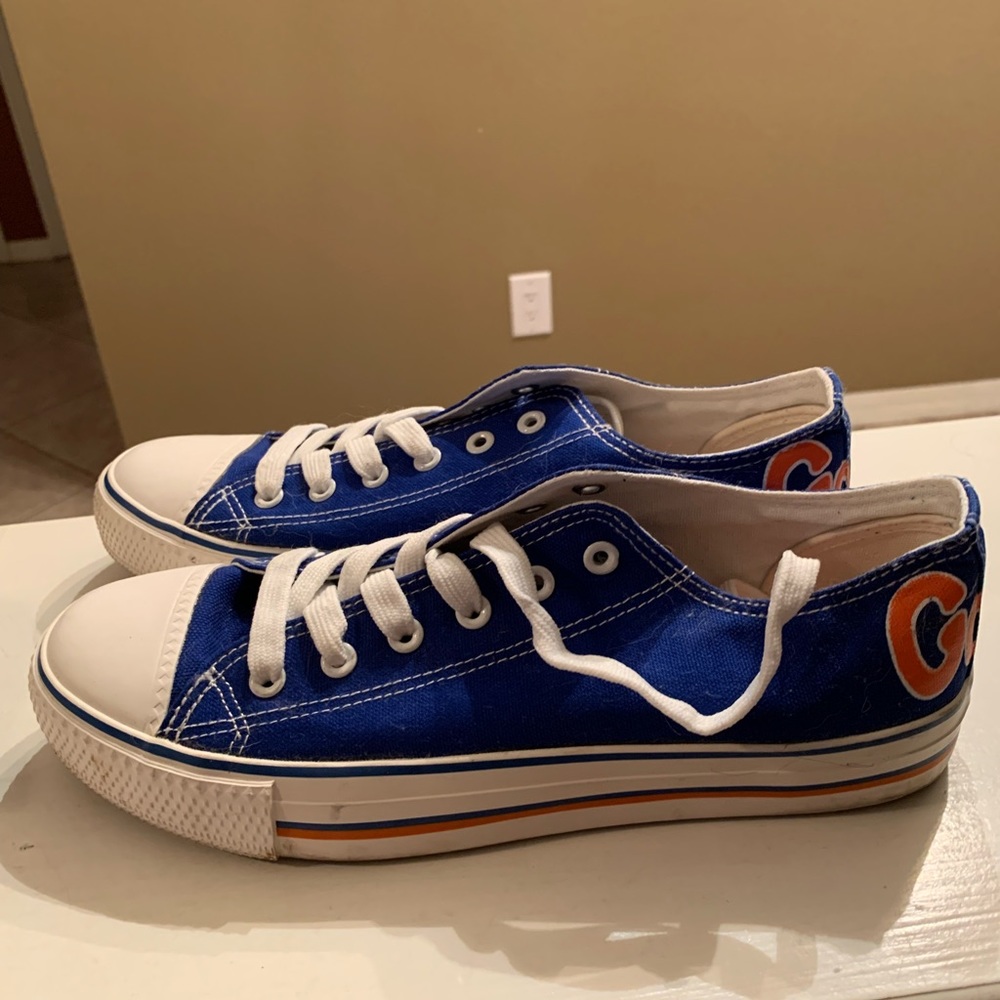 Gator off brand converse